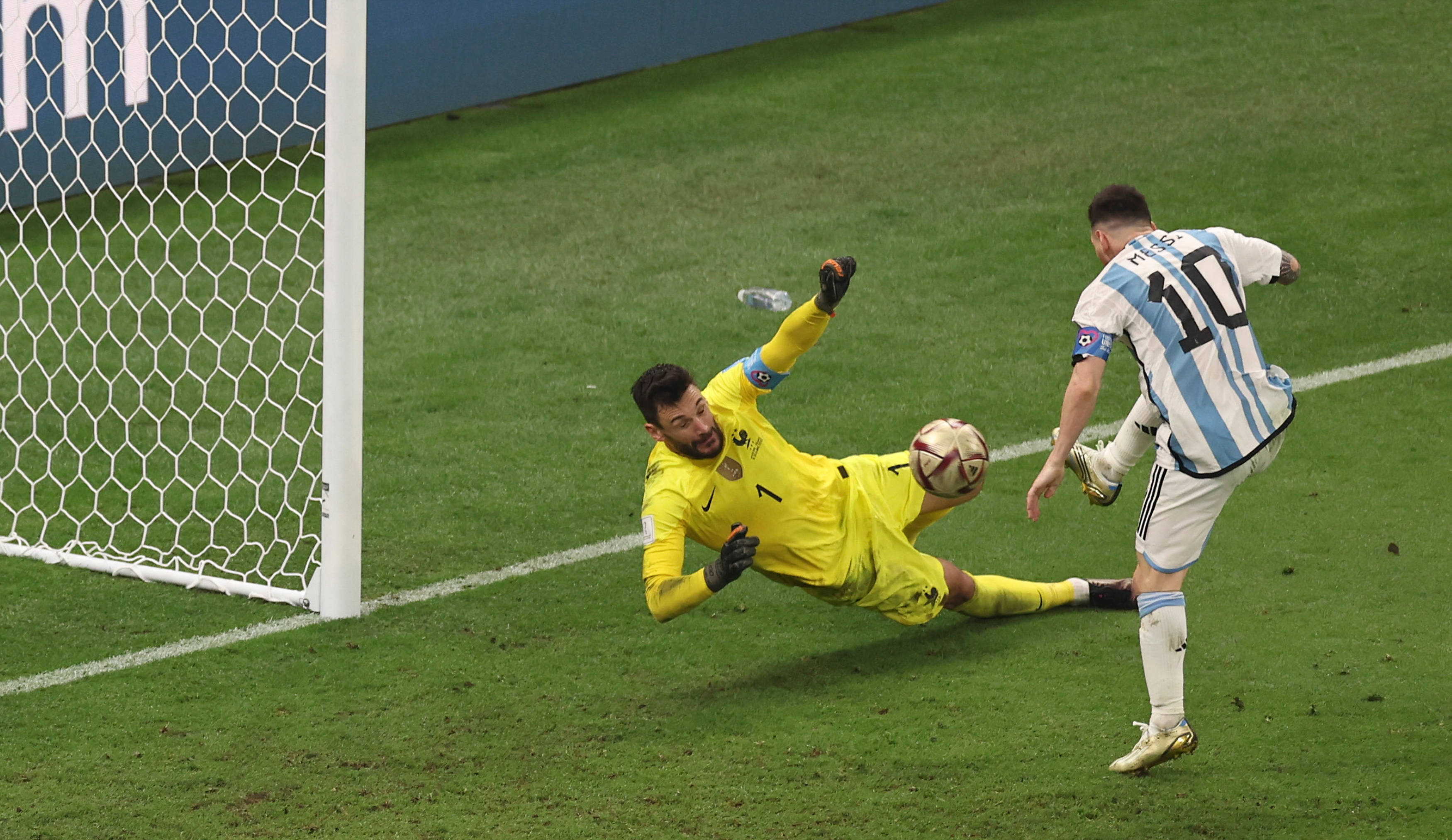 万博体育-精湛足球比赛中球员射门精准无误什么意思